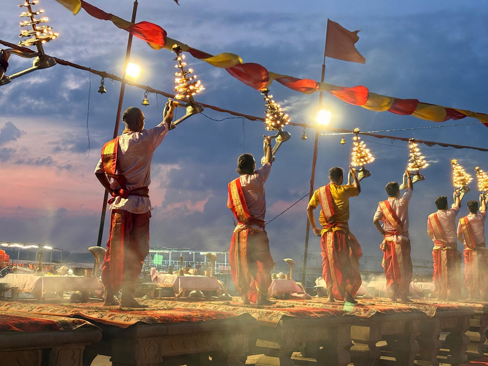 Subah-e-Banaras Ganga Aarti